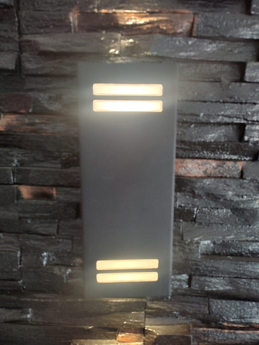 Luz Aplique Bidireccional Con Dobles Ranuras Negro