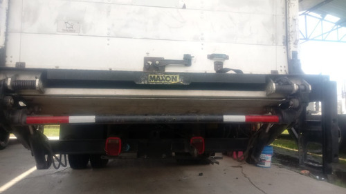 Imagen 12 de 13 de Freightliner M2 Con Caja Rampa Hidraulica Modelo 2015