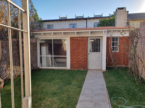 Imagen 17 de 29 de Vendo Casa 3 Dormi C/ Quincho - Santa Genoveva - Neuquen