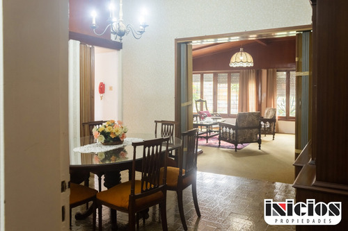 Casa Sola En Lote: Yrigoyen Esquina Blanco Encalada - Mar De Ajó - C820