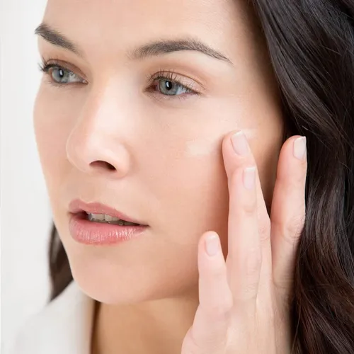 Base De Maquillaje Isdin Skin Drops Bronze Para Piel Mediana
