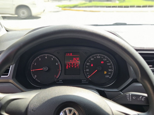Volkswagen Voyage 1.0 Flex 12V 4p