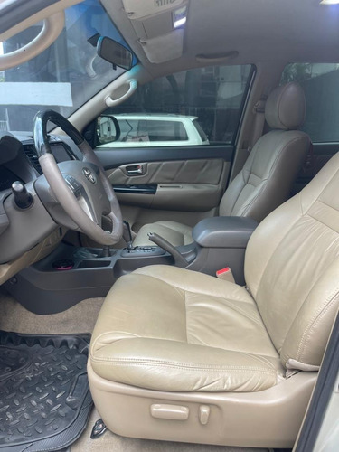 Imagen 9 de 13 de Toyota Fortuner 2012