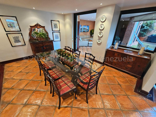 Ms: 25-1195 Se Vende Amplio Y Hermoso Apartamento En Planta Baja, En El Country Club. A=380m2, 3h, 5b, 3p.