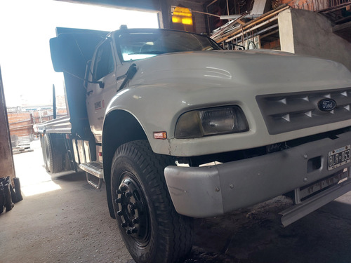 Vendo Camion Ford 14000 Balancin Neumático, Caja Playa