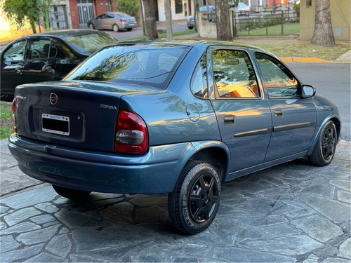 Chevrolet Corsa Classic 1.6 Gl Aa Dh 4P
