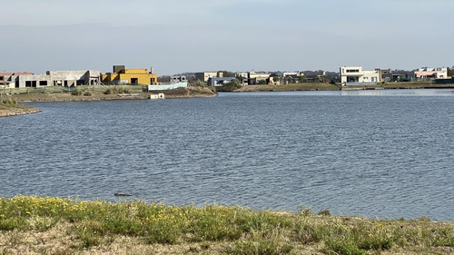 Imagen 1 de 12 de Venta Lote A La Laguna En Area 8