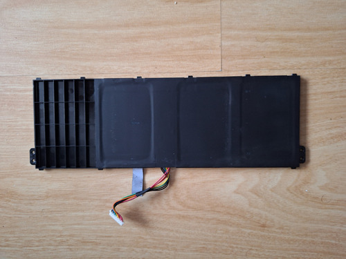 Bateria Ac14b18j - Compatível Com Vários Modelos Acer Preto (Usado)