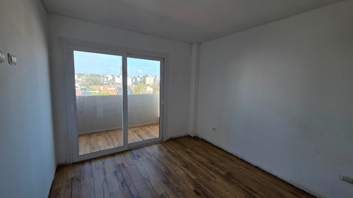 Venta De Pozo: Pisos De 4 Ambientes Con Cochera Y Baulera. Zona Güemes.