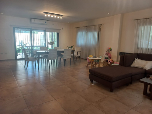 Hermosa Y Moderna Casa En Venta, Marcos Paz