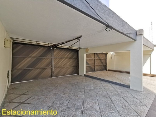 Casa Duplex 374m2c / 3r / 4.5b / 2a / Patio