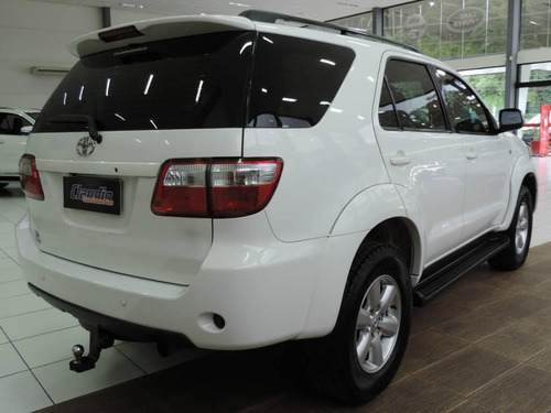 Toyota Hilux Sw4 Srv 3.0 4x4 7 Lug