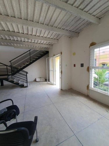 Venta De Exclusivo Galpón En El Centro Empresarial Naguanagua