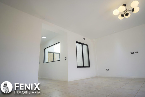 Cfa193 - Duplex En Alquiler - Av. Ituzaingó Y Areco