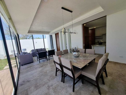 Casa En Venta En Residencial Lenora, Temozón Norte