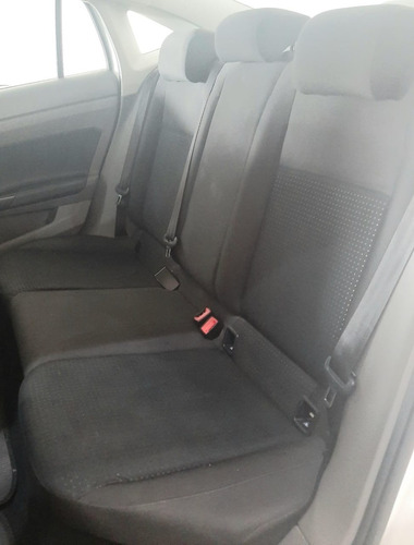 Imagem 4 de 7 de Virtus Comfortline 1.0 Turbo 2018/2018 Branco