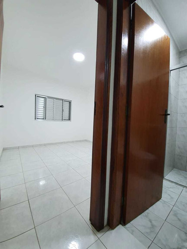 Imagem 5 de 14 de Vendo Sobrado Três Dormitórios Próximo Metro Capão