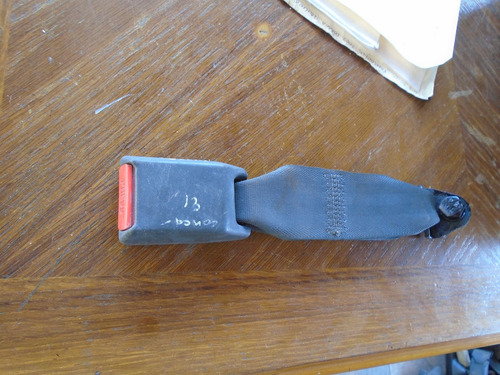 Imagen 2 de 2 de Vendo Broche De Cinturon De Seguridad Mitsubishi Lancer 1991
