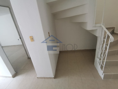 501.vr.vera Casa En Excelente Ubicación, Entrega Inmedita En Tultitlan Muy Cerca De La Central De Abastos Y Plaza Comercial 3 Recamaras, Baño Y Medio, Sala Comedor