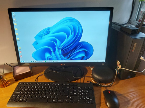 Combo Computadora De Escritorio + Pantalla Y Teclado