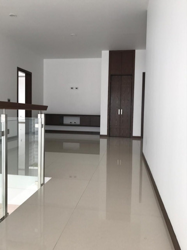 Hermosa Residencia En La Ceiba A La Venta