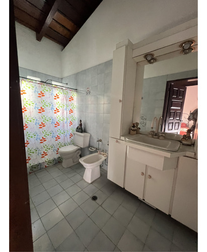 Se Vende Casa 980m2.5h+2s/6b+2/5p. Prados Del Este .
