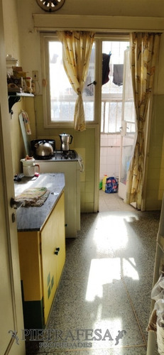 Casa En Venta Ph De Altos 2 Dormitorios 1 Baño- Goes - Tres Cruces - Ref: 2052