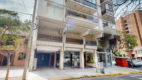 Departamento En Venta En La Lucila De 4 Ambientes Con Dependencia, Cochera Con Baulera