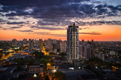 Vende-se Apartamento Andar Alto Ed. Francisco Henrique Renz