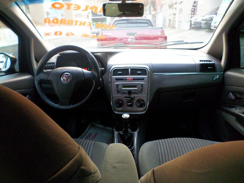 Imagem 8 de 9 de Fiat Punto 1.8 16v Essence 2012/2012