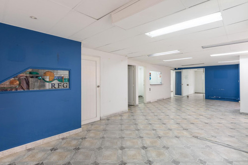 Oficina En Arriendo En Santa Barbara Occidental. Cod A14765