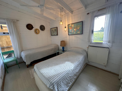 Casa De Diseño En Venta, Barrio Chapadmalal, Cruz Del Sur.