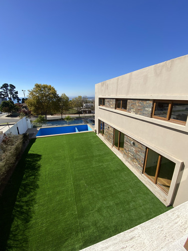 Hermosa Casa En Avenida Blanca Estela Concón