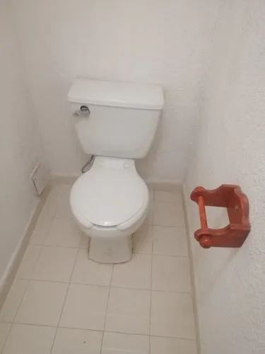 Se Renta Casa Amueblada, Con Estacionamiento, Jardín Y Vigi