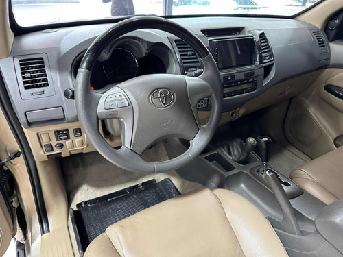 Imagen 4 de 13 de Toyota Fortuner Sr