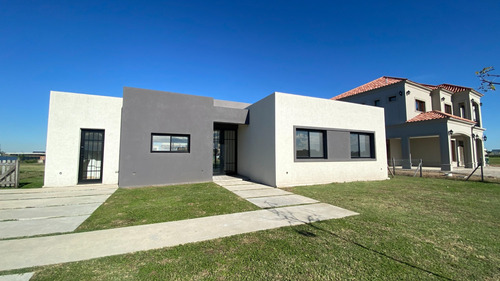 Casa En Venta, Barrio Riberas, Puertos, Escobar