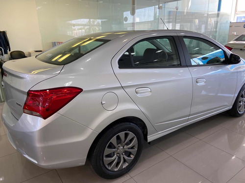 Imagen 16 de 22 de Chevrolet Onix Joy Plus 1.4 2022