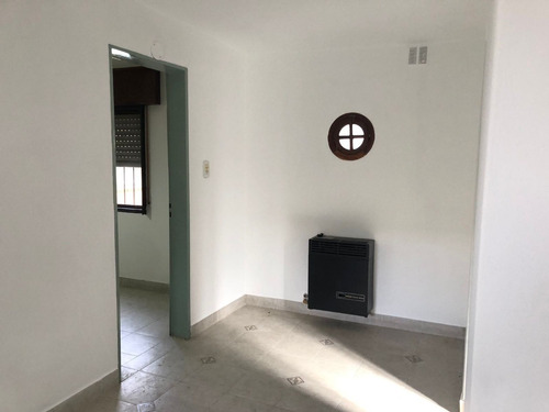 Hermosa Casa Con Pileta En Plátanos