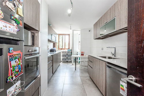 Departamento En Venta De 3 Dorm. En Lo Barnechea