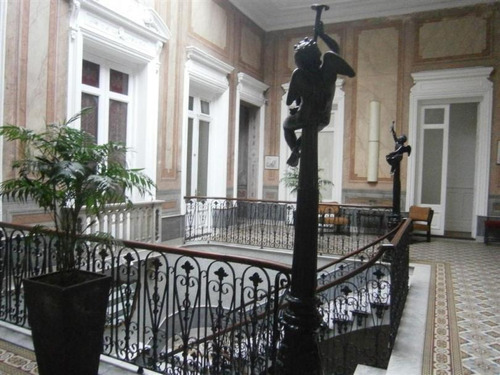 Excelente Hotel A Pasos De La Plaza Inpendencia. Ideal Inversionistas