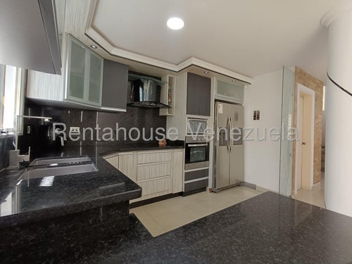 Gjg 25-13679 En Venta Townhouse De Tres Niveles En Cagua Ubicado En Un Exclusivo Conjunto Privado Urb Corinsa Gjg