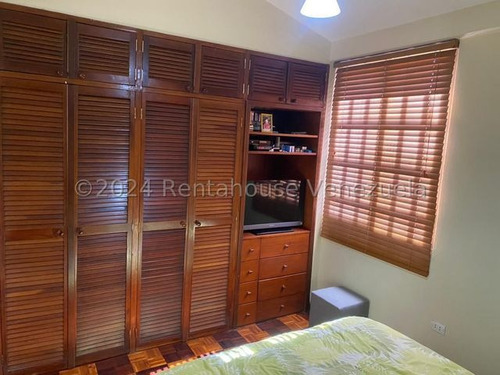 Townhouse En Venta Remodelado Urbanización Santa María Los Teques
