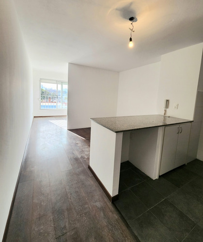 Inmobiliaria Alquila Monoambiente Con Garage En Pocitos