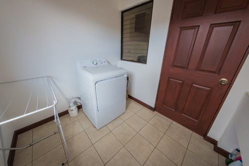 Imagen 10 de 14 de Apartamento A La Venta -condominio - Con Línea Blanca!!!