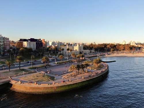 Monoambiente Al Frente Con Terraza, Vista A La Rambla!