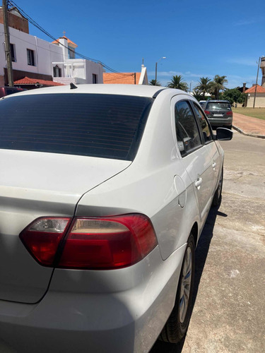 Imagen 3 de 7 de Volkswagen Gol Sedan 2013 1.6 Comfortline 101cv Abcp Abs