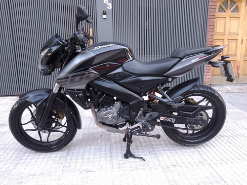 Rouser Ns200