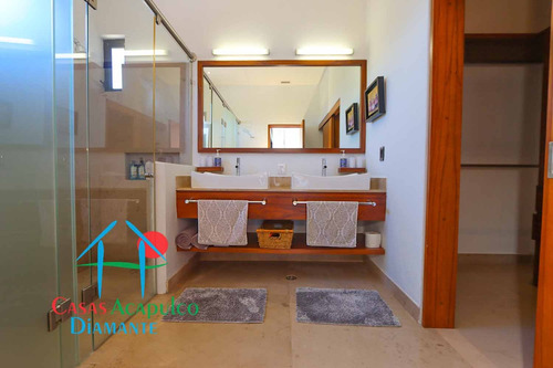 Cad Delta 4. Terraza Con Alberca Y Jardín Privados
