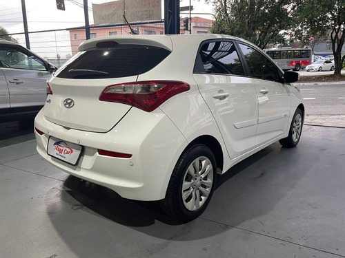 Imagem 6 de 10 de Hyundai Hb20 1.0 Comfort Plus 12v Flex 4p Manual