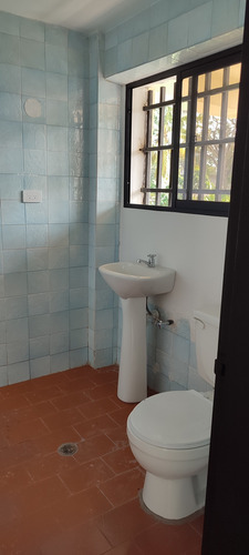 Imagen 6 de 7 de Se Alquila Oficina En Las Avenidas Edif Vapleca Al02-997sc-rbar